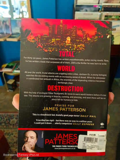 Zoo by James Patterson & Michael Ledwidge